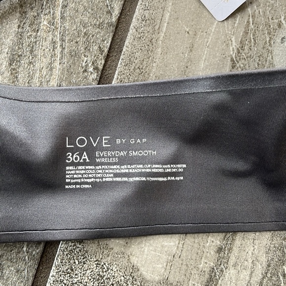 🩶 NWT Love By Gap Seamless Grey Bra Size 36A No Underwire - Picture 3 of 3